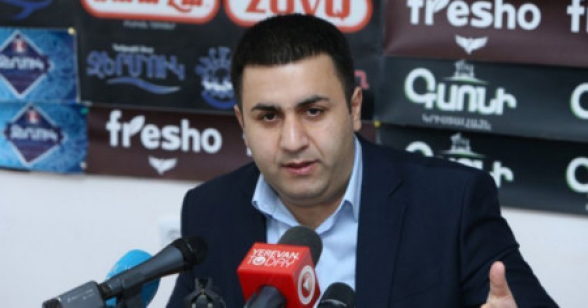 Մինչ քաղաքապետարանում պարգևավճարալափը շարունակվում է, քաղաքացիները կիսակզած վիճակով ստիպված կլինեն շարունակել երթևեկել